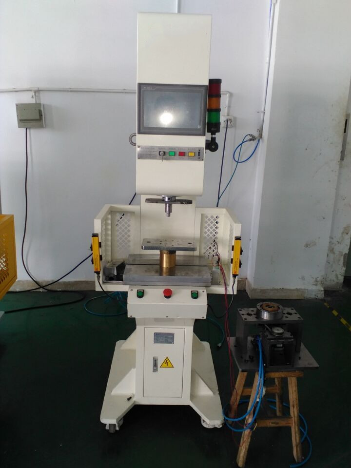 電機軸承汽車部件電子電器行業專業伺服壓力機